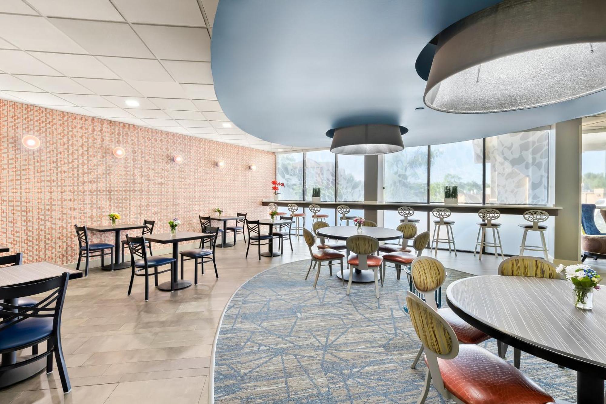 Holiday Inn Express Atlanta Galleria-Ballpark Area By Ihg Smyrna Exterior photo