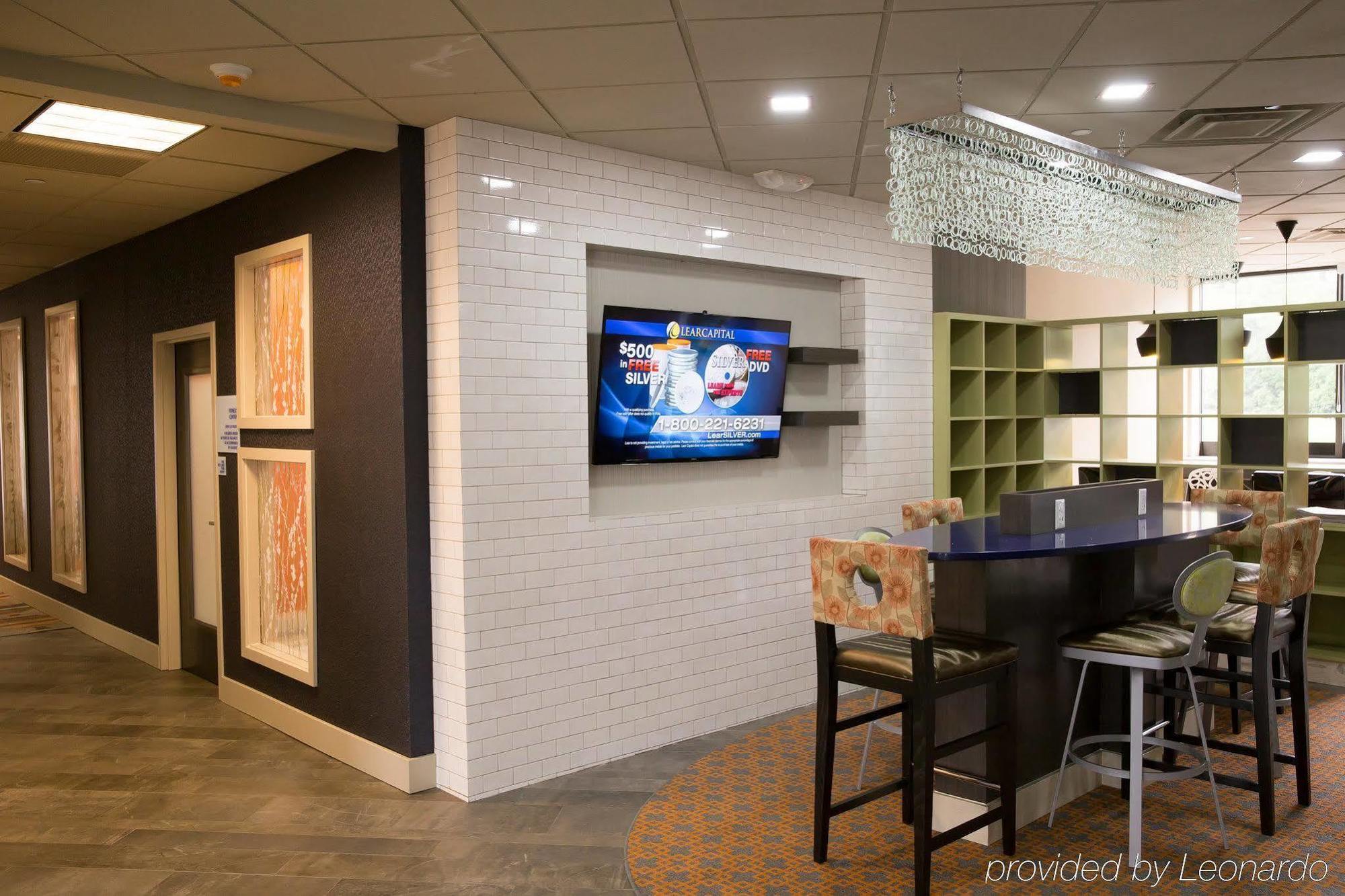 Holiday Inn Express Atlanta Galleria-Ballpark Area By Ihg Smyrna Exterior photo