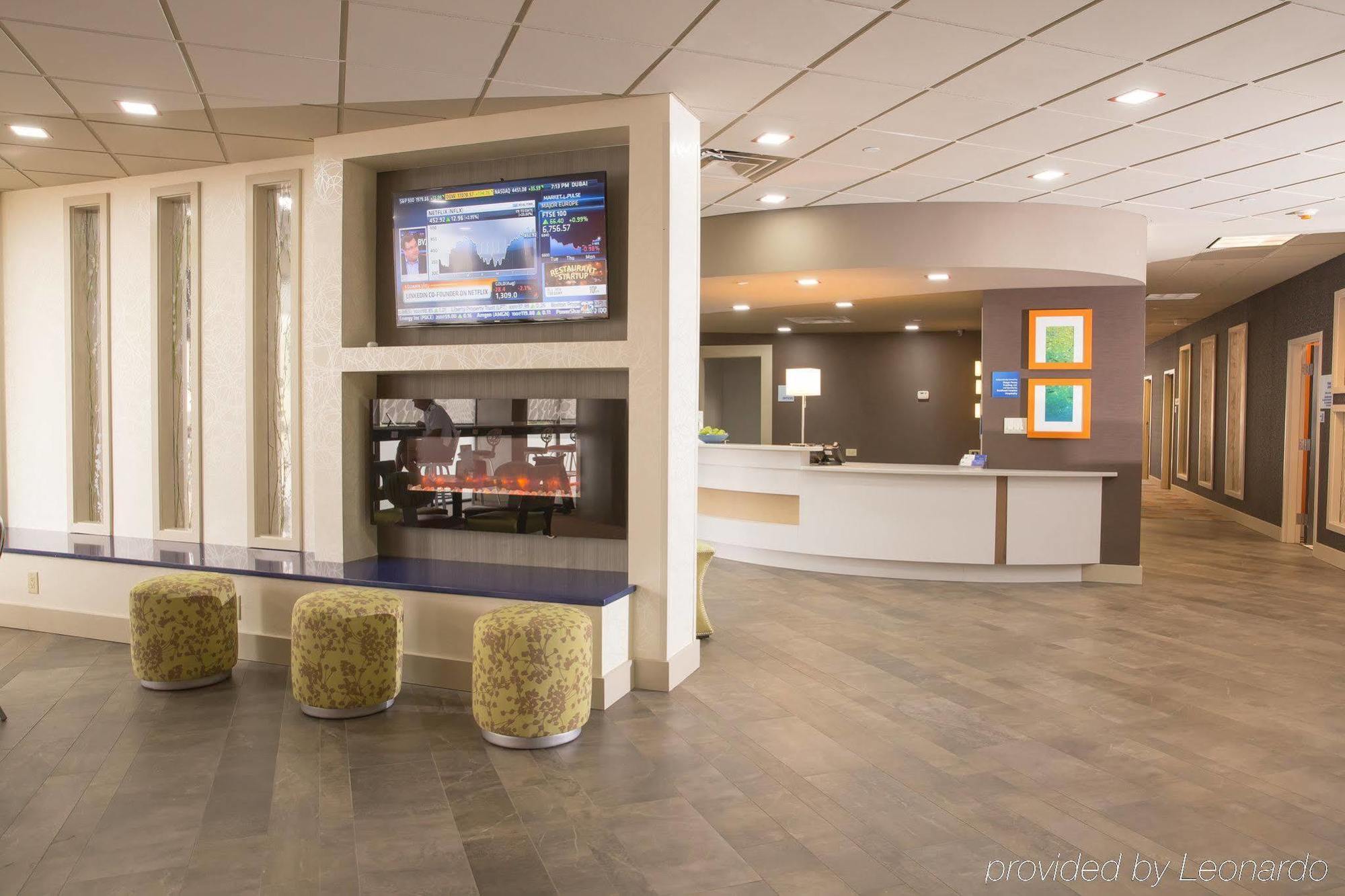 Holiday Inn Express Atlanta Galleria-Ballpark Area By Ihg Smyrna Exterior photo